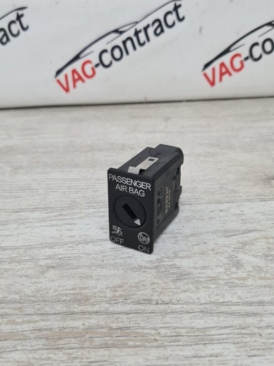 5C5919237 Выключатель AIRBAG Skoda Octavia A7 2015