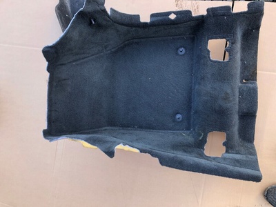 PRZEDNIAC70 Пол покрытие правый переднее volvo c70 ii 06 - 09 100300101