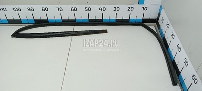 821104L000 Уплотнитель двери Hyundai-Kia Solaris (2010 - 2017)
