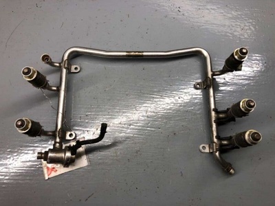 078133681N Топливная рампа Audi 80 B4 1995