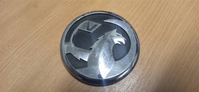 13294635 Эмблема Opel Astra J 2011