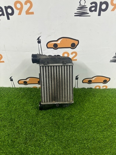 8E0145805N Интеркулер Audi A4 B7 2008