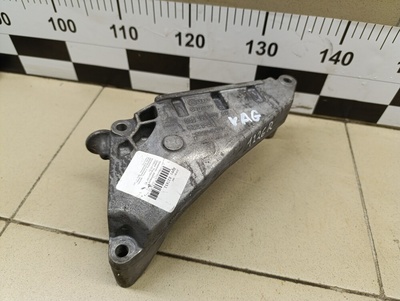 038199207AK Кронштейн двигателя правый VW Transporter T5 2003-2015