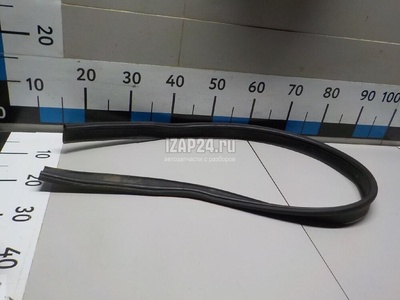 51767239145 Уплотнитель капота BMW 1-serie F20/F21 (2011 - 2019)
