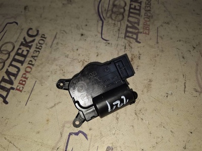 7L0907511AH моторчик заслонки печки Audi Q7 2005-2015 2012