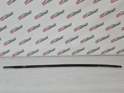 5E0837477 Уплотнитель стекла двери Skoda Octavia A7 2015
