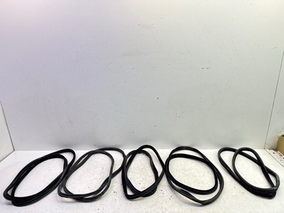 LR026445 Уплотнитель двери Land Rover Range Rover Evoque L538 2011-2018