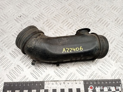 06B133354D Патрубок воздушного фильтра Audi A4 B5 1999