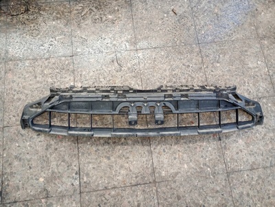 8w0807233d крепление решетка радиатора audi a4 b9 рестайлинг s - line