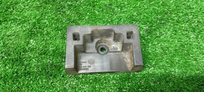 7L8804123 опора под домкрат VW Touareg 2010-2014 2014