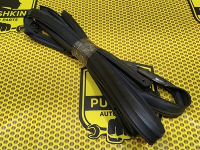 80830EB300 Уплотнитель на дверь Nissan Pathfinder R51 2006