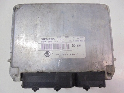 047906030C skoda felicia блок управления двигателя 1 , 13 5wp4208