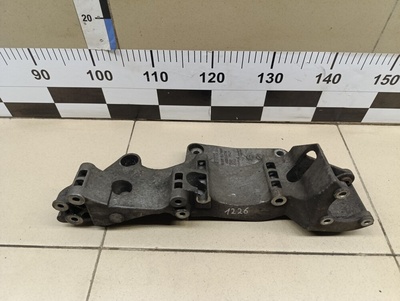 045903141F Кронштейн генератора VW Transporter T5 2003-2015