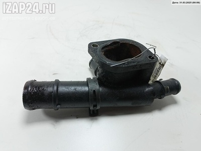 038121132D Фланец (тройник) системы охлаждения Volkswagen Passat B5+ (GP) 2004