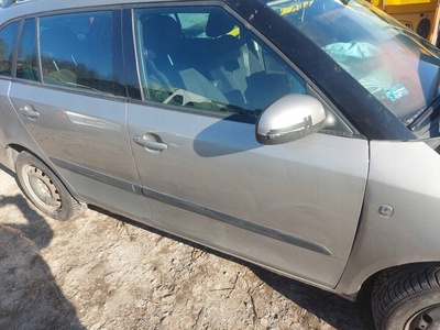 9202 Дверь в сборе правая передняя skoda fabia ii