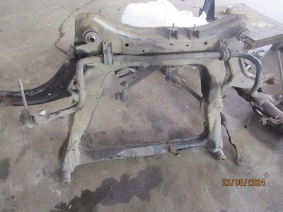 Nissan qashqai j10 2 2 , 0dci подрамник передняя