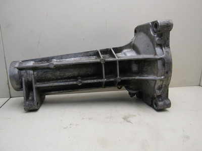 02B409320B Корпус подшипника VW Transporter T4 1996-2003