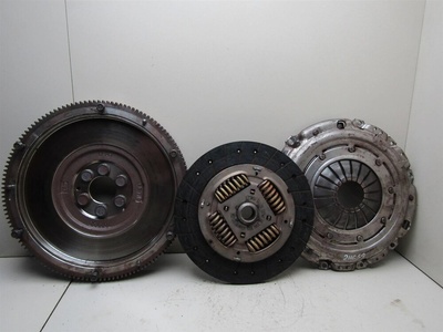 03L105266E Маховик VW Transporter T5 2003-2015