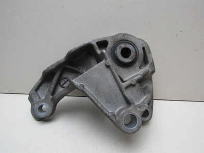 BP4K39010B Кронштейн двигателя Mazda 3 (BK) 2002-2009