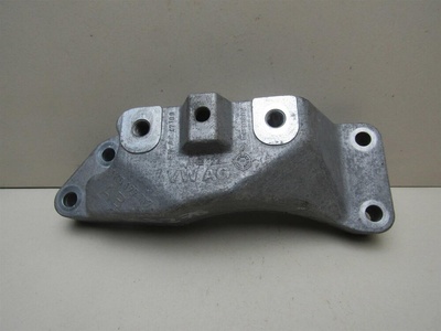 1K0199117AB Кронштейн КПП VW Passat (B6) 2005-2010