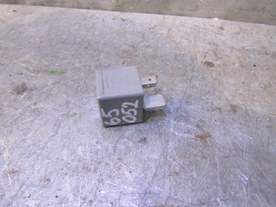 8D0951253 Реле VW Passat (B5+) 2000-2005