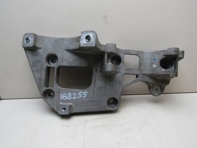 06F903143F Кронштейн генератора Skoda Octavia (A5 1Z-) 2004-2013