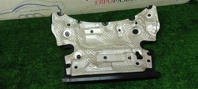 7p6819523 пыльник (кузов внутри) VW Touareg 2010-2014 2014