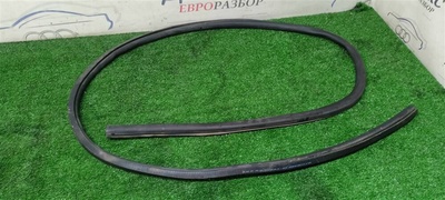 7p6823707a уплотнитель капота VW Touareg 2010-2014 2014