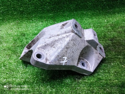 1J0199117Q кронштейн кпп Skoda Octavia A4 (1U) (2000-2011)