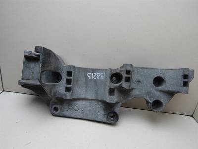045903141C Кронштейн генератора VW Transporter T5 2003-2015