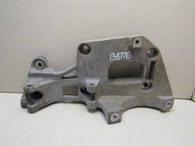 06F903143F Кронштейн генератора Skoda Octavia (A5 1Z-) 2004-2013