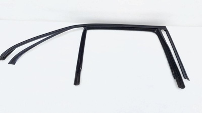 A1677352401 Уплотнитель стекла двери Mercedes-Benz GLE-Class V167 2019 , 1677352401