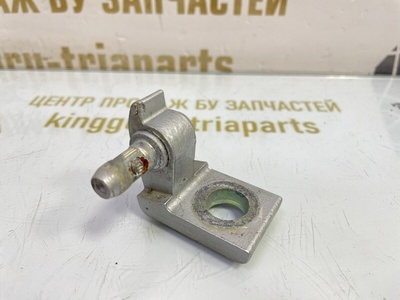 8K0831402D Петля двери Skoda Rapid 1 NH3 до Рестайлинг 2013