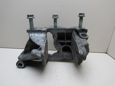 070199343B Кронштейн двигателя передний VW Transporter T5 2003-2015