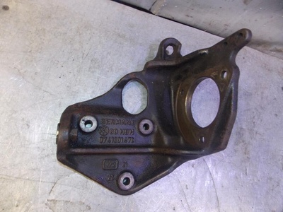 074130147C Кронштейн ТНВД VW Transporter T4 1996-2003