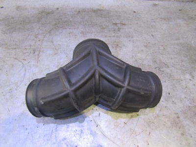 7L6129627 Патрубок воздушного фильтра VW Touareg 2002-2010