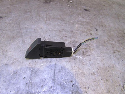 GS1D664H0A Кнопка аварийной сигнализации Mazda 6 (GH) 2007-2012