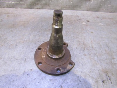 8D0501117C Цапфа Audi A4 (B5) 1994-2002