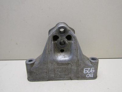 7L0399649E Кронштейн опоры КПП Porsche Cayenne 2003-2010