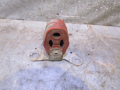 7L0253144C Резинка подвеса глушителя VW Touareg 2002-2010
