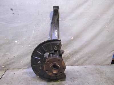 7L0407258A Кулак поворотный передний правый VW Touareg 2002-2010