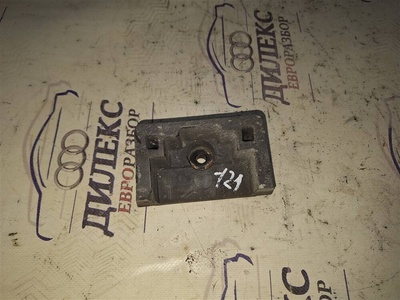 7L8804123 опора под домкрат Audi Q7 2005> 2012