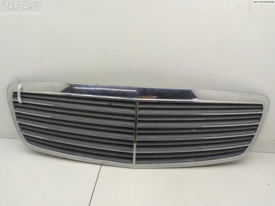 2118800283 Решетка радиатора Mercedes W211 (E) 2004
