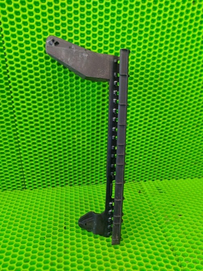 4l0839068 Направляющая стекла двери Audi Q7 4LB, 4L 2009