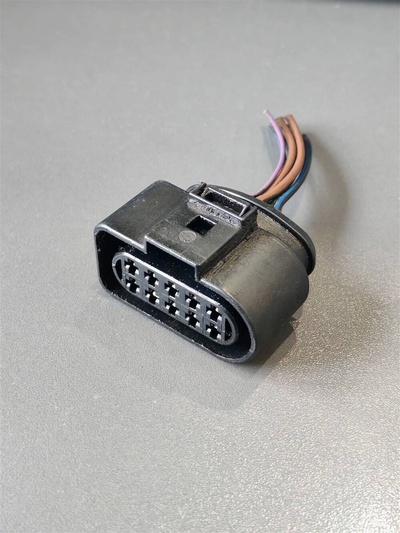 1J0973735 разъем VW Touareg 2002-2010 2006