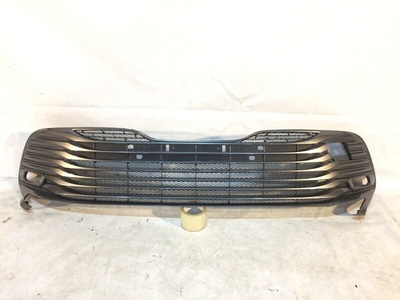 5310233220 решетка в бампер Toyota Camry v70 2017-2020