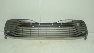 5310233160 решетка в бампер Toyota Camry V70 2017-2020