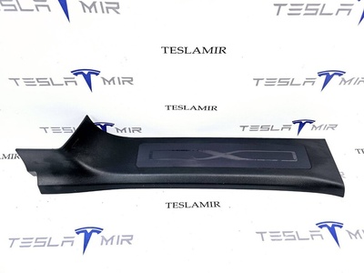 110514800 обшивка стойки правая нижняя Tesla Model X 2018 1105148-00