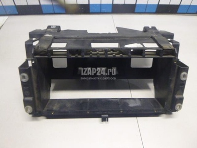 XQU000051 Рамка магнитолы Land Rover Range Rover III (LM) (2002 - 2012)