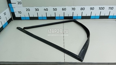 51357305632 Уплотнитель стекла двери BMW X5 E70 (2007 - 2013)